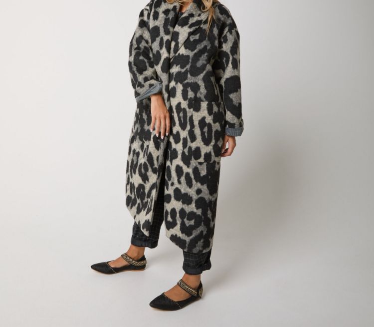 Immagine di Cappotto in lana e cotone animalier con cintura
