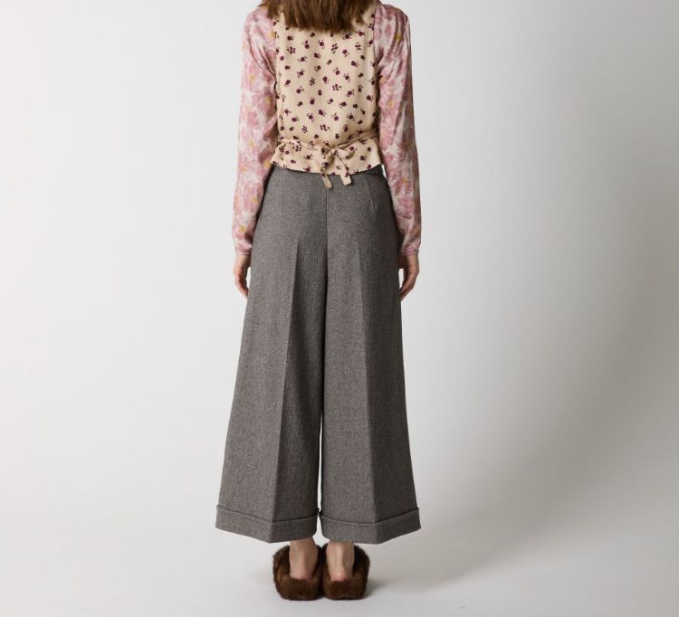 Immagine di Gilet in cotone con scollo a V