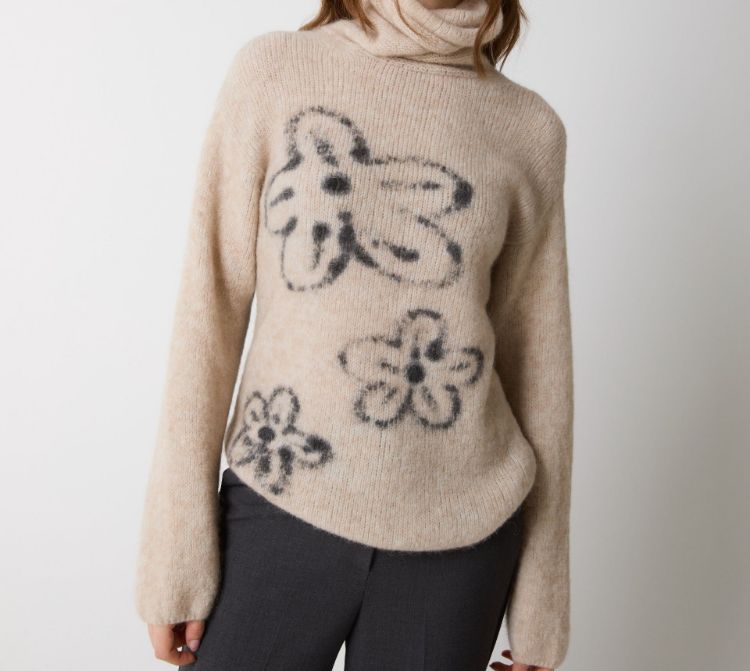 Immagine di Maglia dolcevita in lana e alpaca con fiori