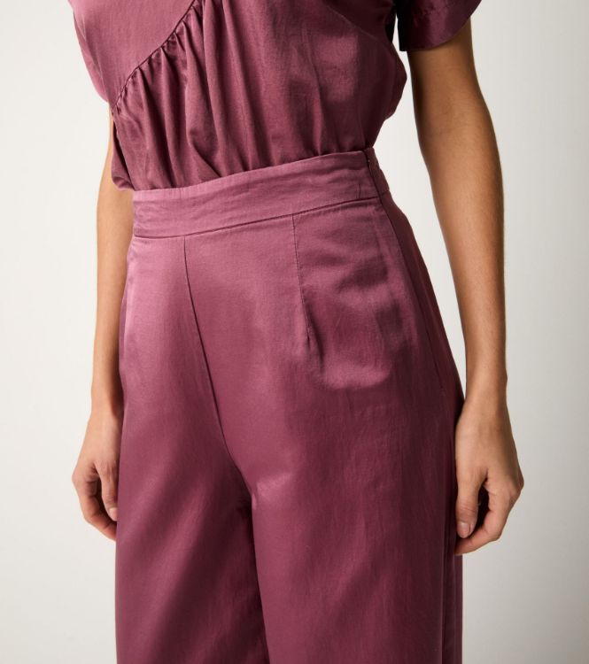 Pantaloni con piega e pinces marmellata