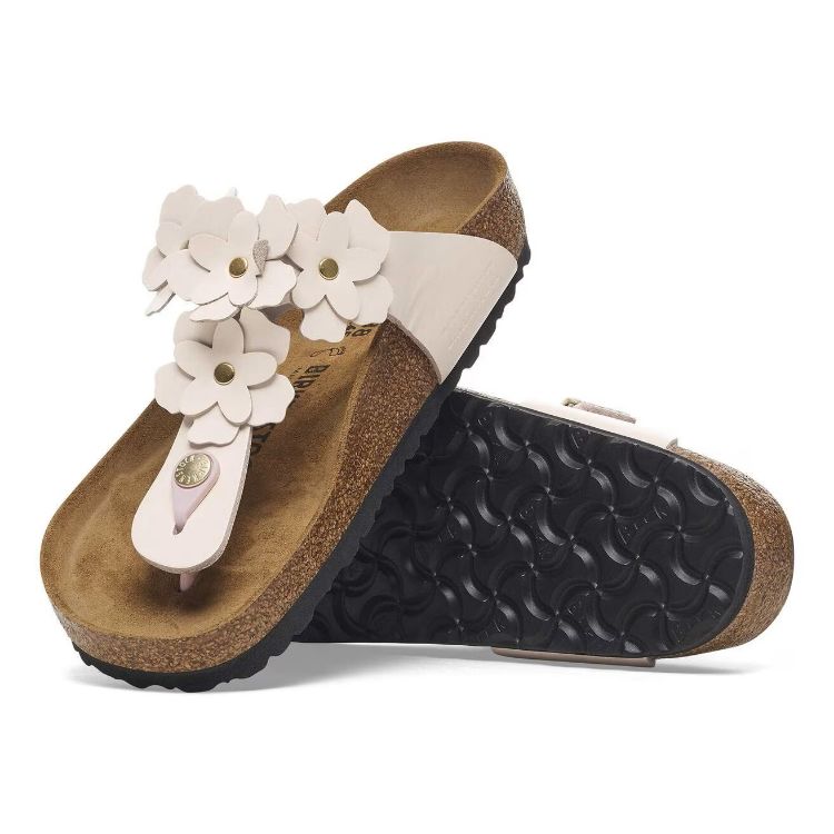 Immagine di Sandali Birkenstock Gizeh Flower Embellishment in Pelle Naturale