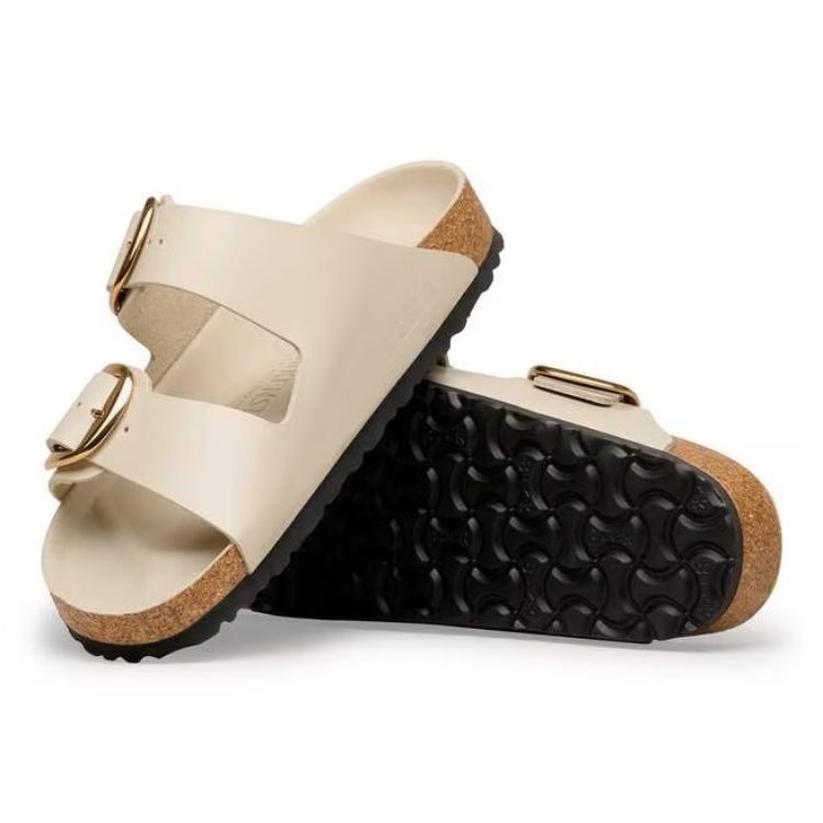 Immagine di Sandali Birkenstock Arizona Big Buckle in Pelle Naturale Vernice